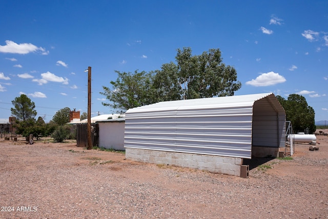 view of side of property