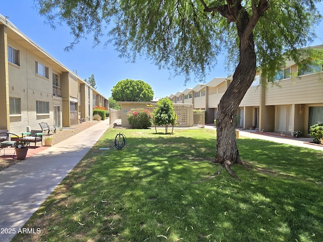 815 N Hayden Rd Unit A205, Scottsdale, AZ 85257 - view of home's community featuring a residential view and a lawn