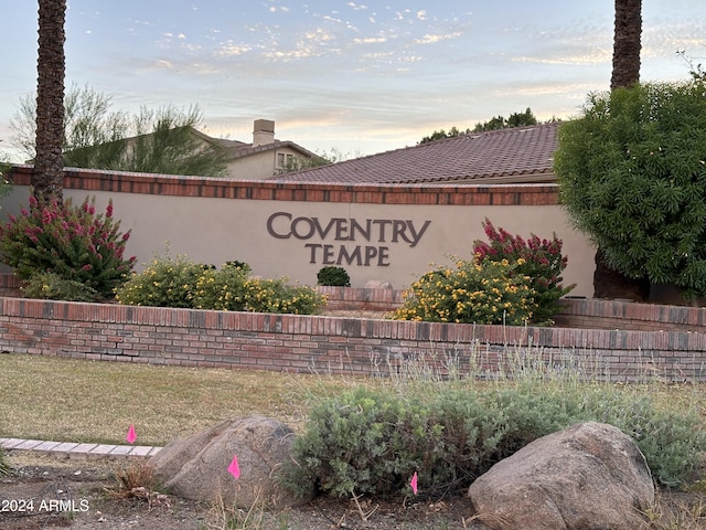 view of community / neighborhood sign