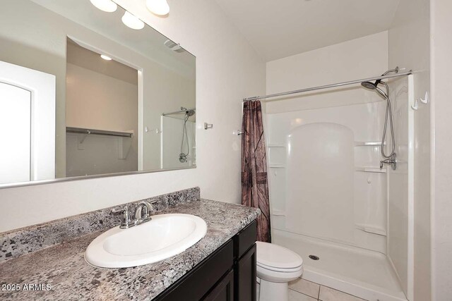 29932 N Paloverde Dr, Florence, AZ 85132 - full bathroom featuring curtained shower, vanity, toilet, and tile patterned floors