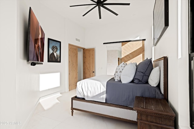 bedroom with ceiling fan