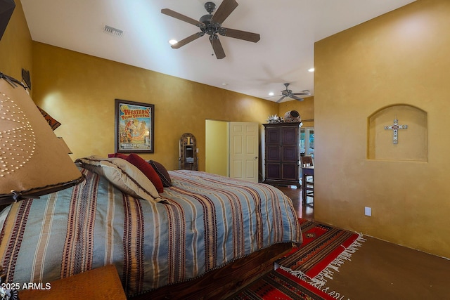 bedroom with ceiling fan