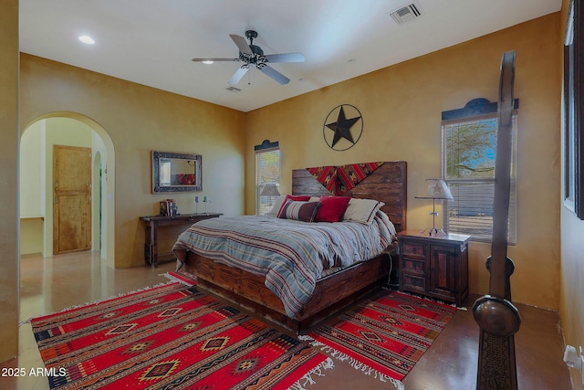 bedroom with ceiling fan