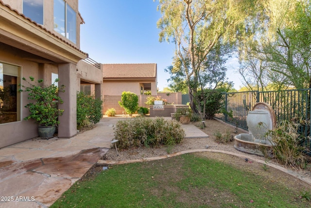 22063 N 77th St, Scottsdale, AZ 85255 - fenced backyard with a patio area