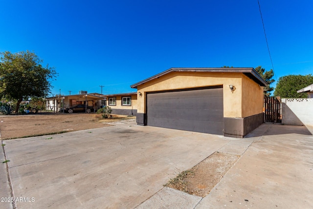 single story home featuring a garage