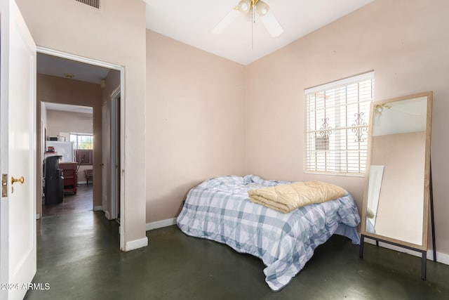 bedroom with ceiling fan