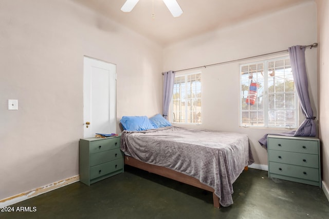 bedroom with ceiling fan