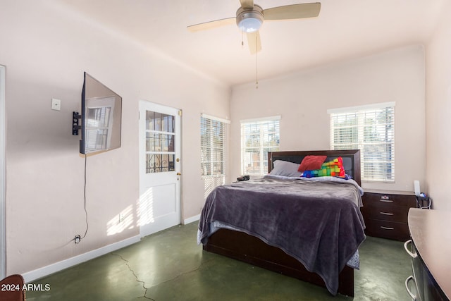 bedroom with ceiling fan