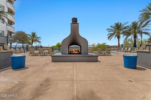 945 E Playa Del Norte Dr Unit 1016, Tempe, AZ 85288 - surrounding community featuring a patio