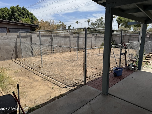 11221 N 91st Dr, Peoria, AZ 85345 - view of fenced backyard