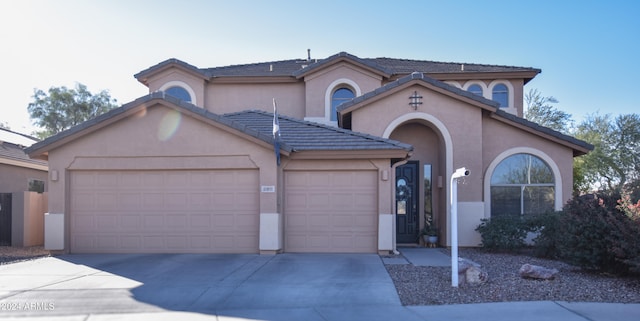 view of front facade featuring a garage