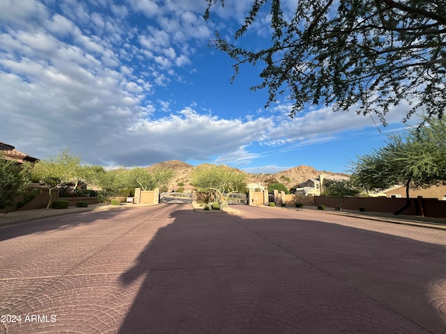 Listing photo 2 for 1524 E Desert Willow Dr Unit 1, Phoenix AZ 85048