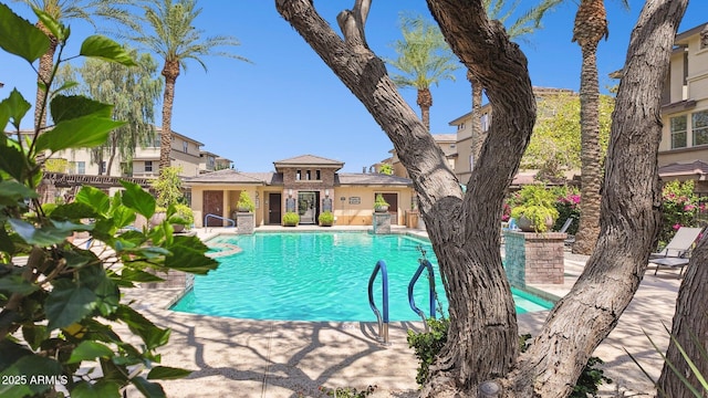 17850 N 68th St Unit 2138, Phoenix, AZ 85054 - swimming pool featuring a patio area