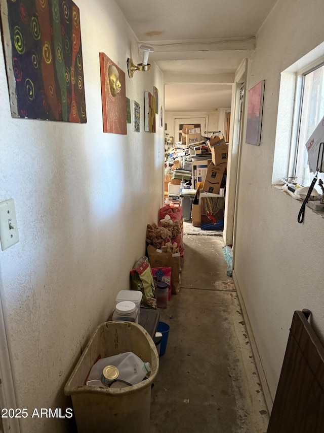 2030 N 21st Pl, Phoenix, AZ 85006 - hallway featuring unfinished concrete flooring