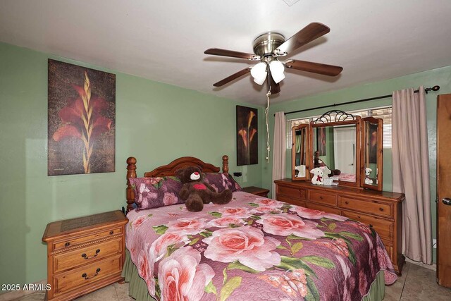 2619 W Lamar Rd, Phoenix, AZ 85017 - bedroom featuring ceiling fan