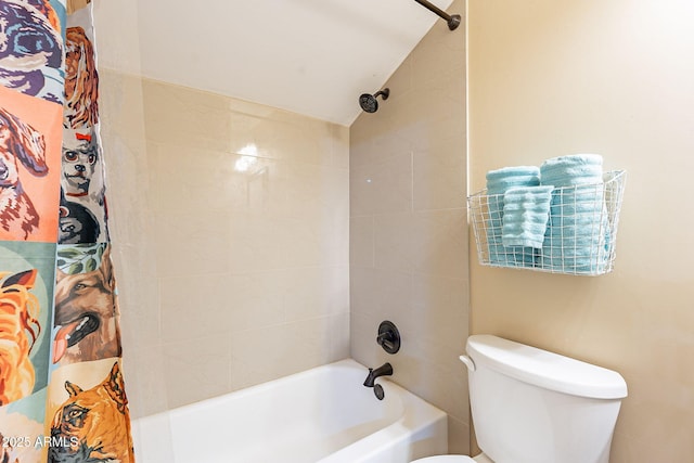 bathroom with shower / tub combo with curtain, toilet, and vaulted ceiling