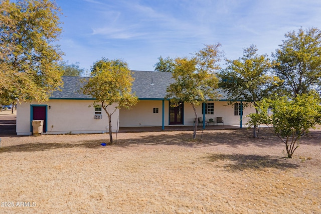 view of front of home featuring a patio area