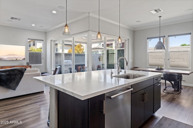 1555 E Ocotillo Rd Unit 16, Phoenix, AZ 85014 - kitchen with a sink, stainless steel dishwasher, healthy amount of natural light, open floor plan, and recessed lighting