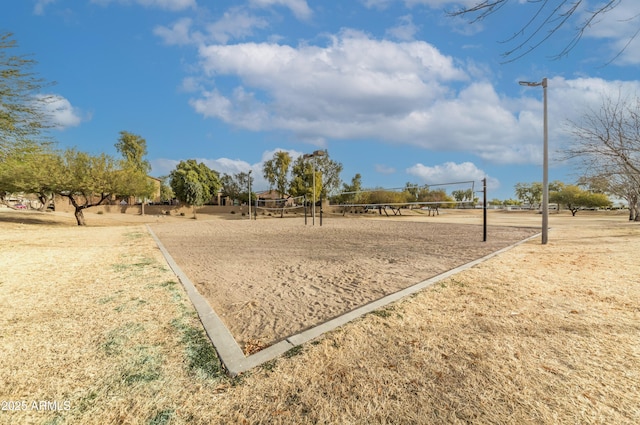 surrounding community with volleyball court