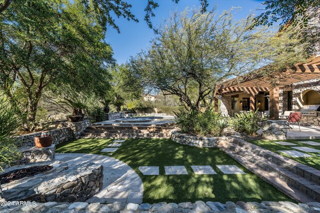 view of yard featuring a patio