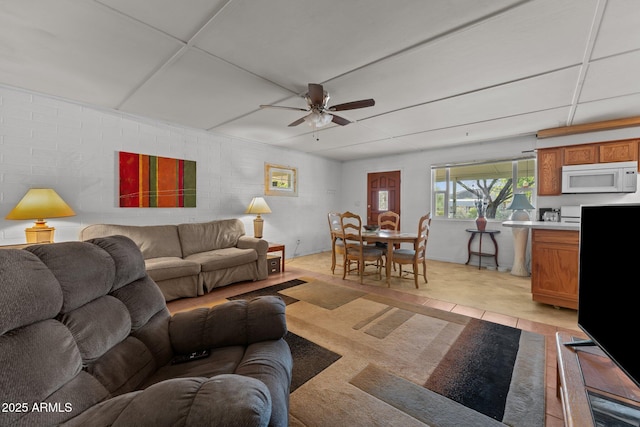 34381 S Vladimir St, Black Canyon City, AZ 85324 - living room featuring ceiling fan