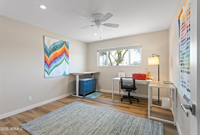 office area featuring ceiling fan, recessed lighting, baseboards, and wood finished floors