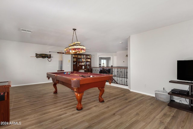 playroom with visible vents, billiards, baseboards, and wood finished floors