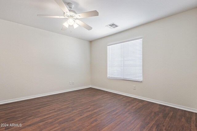 unfurnished room with light tile patterned flooring