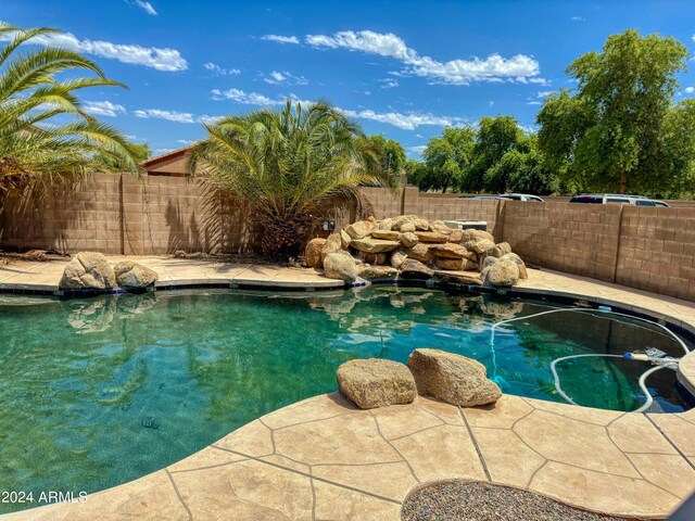 view of swimming pool