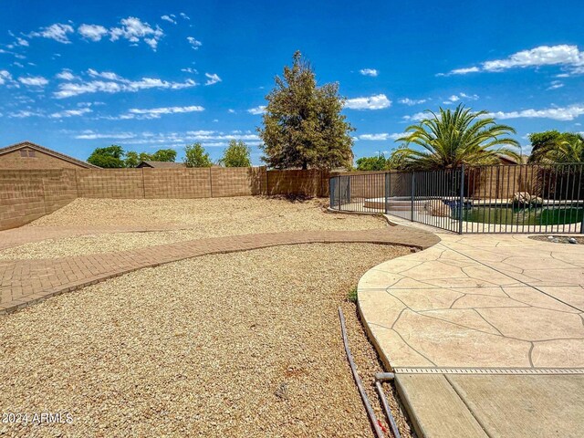 view of yard with a patio