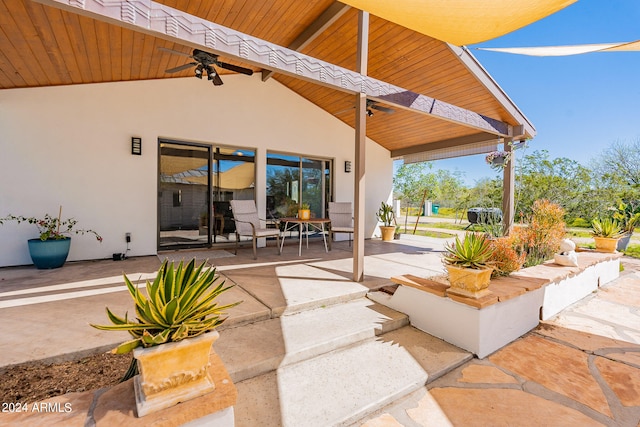 view of terrace featuring ceiling fan