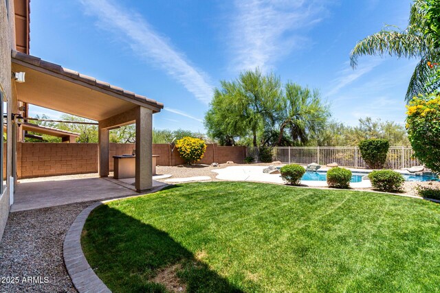 4426 E Coyote Wash Dr, Cave Creek, AZ 85331 - view of yard with a patio area