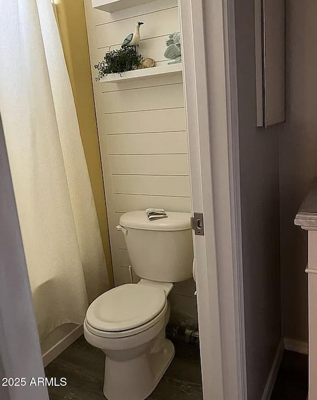 30178 N Coral Bean Dr, San Tan Valley, AZ 85143 - bathroom featuring toilet, baseboards, and a shower with curtain