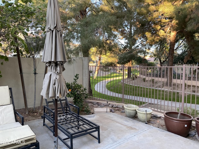 2042 W Periwinkle Way, Chandler, AZ 85248 - view of patio / terrace