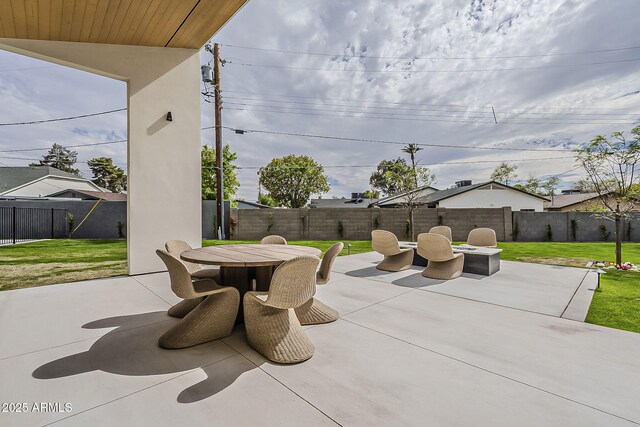 4414 N 29th St, Phoenix, AZ 85016 - view of patio featuring outdoor dining area