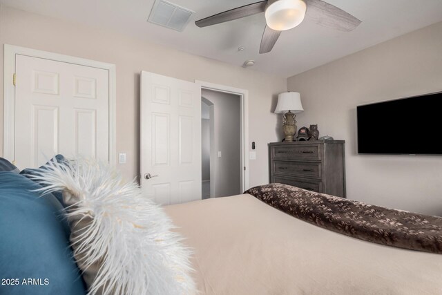 bedroom featuring ceiling fan