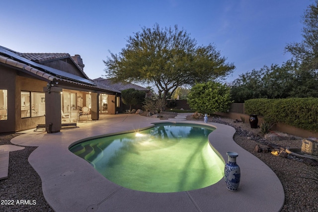 28897 N 94th Pl, Scottsdale, AZ 85262 - view of swimming pool featuring a patio area and a fenced backyard