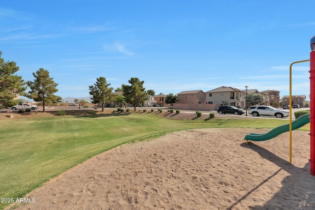 5439 W Odeum Ln, Phoenix, AZ 85043 - view of community with a yard and a residential view