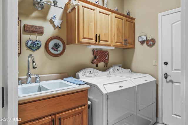 11880 N Cielo Grande, Prescott, AZ 86305 - laundry room featuring washer and dryer, a sink, and cabinet space