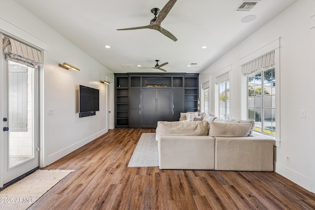 2625 N 24th St Unit 15, Mesa, AZ 85213 - living room featuring ceiling fan, wood finished floors, and recessed lighting