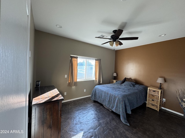 bedroom featuring ceiling fan