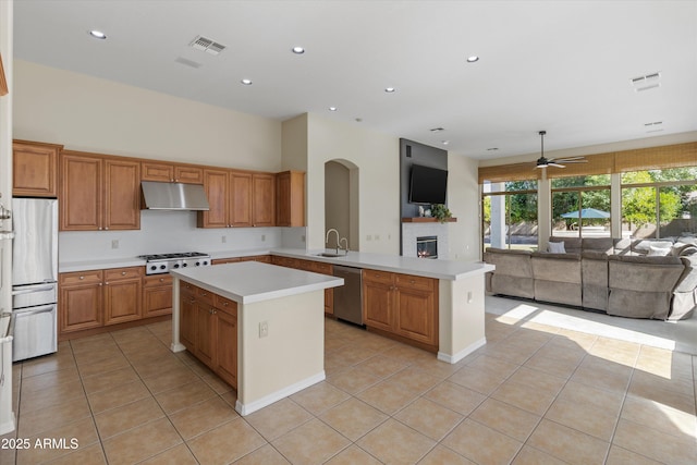 3410 E Inglewood Cir, Mesa, AZ 85213 - kitchen featuring visible vents, open floor plan, appliances with stainless steel finishes, and under cabinet range hood