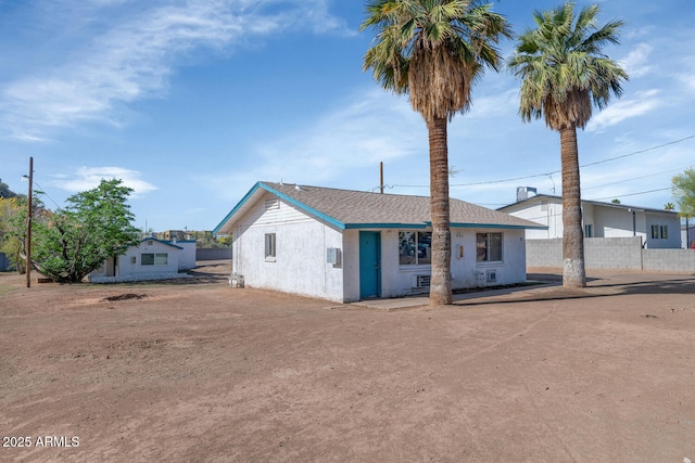 721 W Cinnabar Ave, Phoenix, AZ 85021 - view of front of home featuring fence