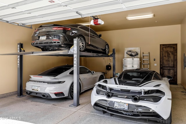 10894 E Turquoise Ave, Scottsdale, AZ 85259 - garage featuring a garage door opener