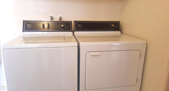 2064 S Farnsworth Dr Unit 38, Mesa, AZ 85209 - washroom featuring separate washer and dryer
