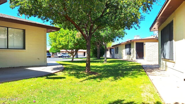 2064 S Farnsworth Dr Unit 38, Mesa, AZ 85209 - view of green lawn