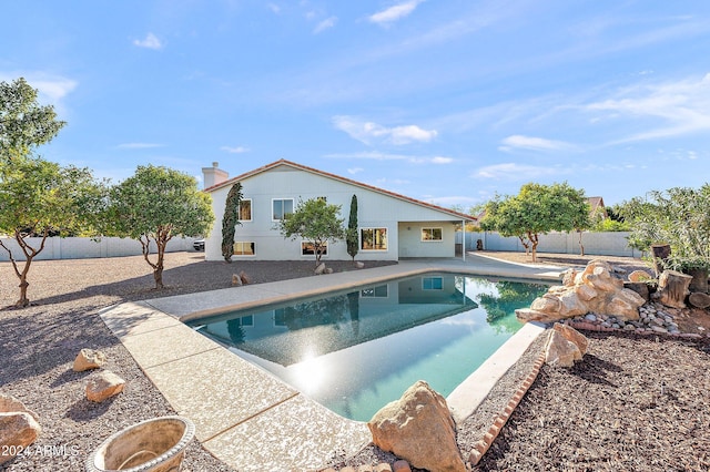 view of swimming pool