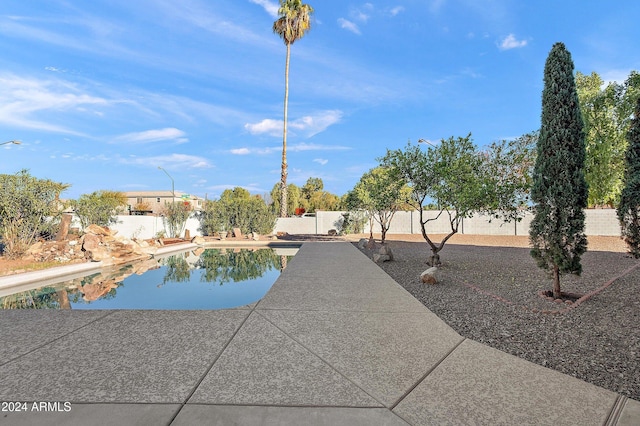 view of swimming pool