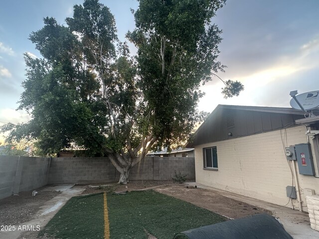 3229 W Cholla St, Phoenix, AZ 85029 - view of fenced backyard