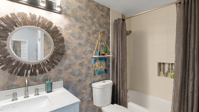 3956 S Hollyhock Pl, Chandler, AZ 85248 - full bath featuring toilet, vanity, and shower / tub combo with curtain